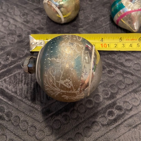 Vintage Shiny Brite Christmas Ornaments - Picture 3 of 6